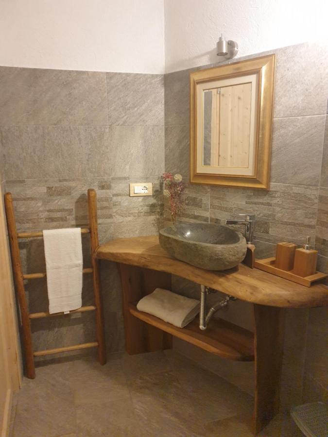 Bed and Breakfast Antica Casa Occitana à Sampeire Extérieur photo